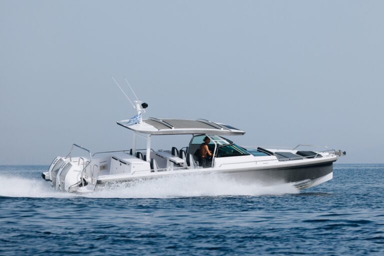 Axopar 37